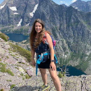 Meet your Posher, Chloe